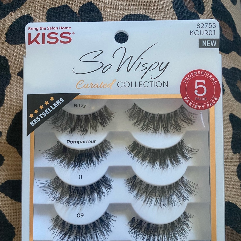 NEW KISS Wispy eyelashes.